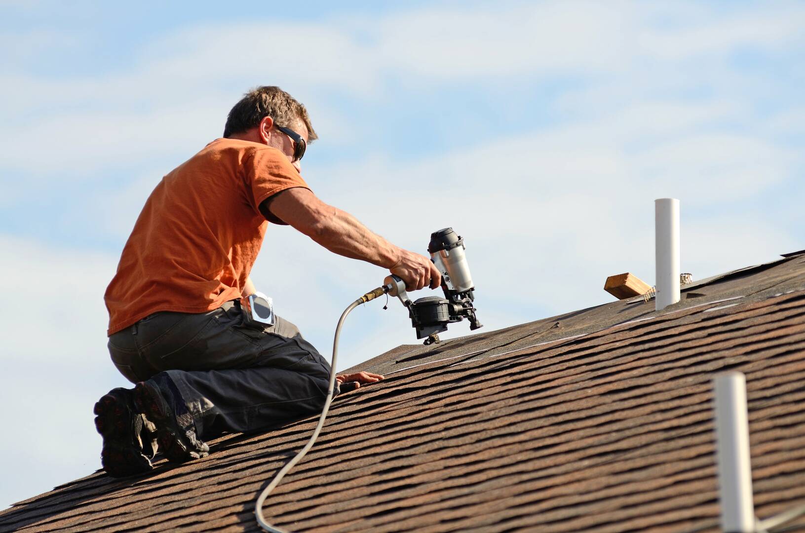 Hire Roofers for Your Multifamily Complex Roofing
